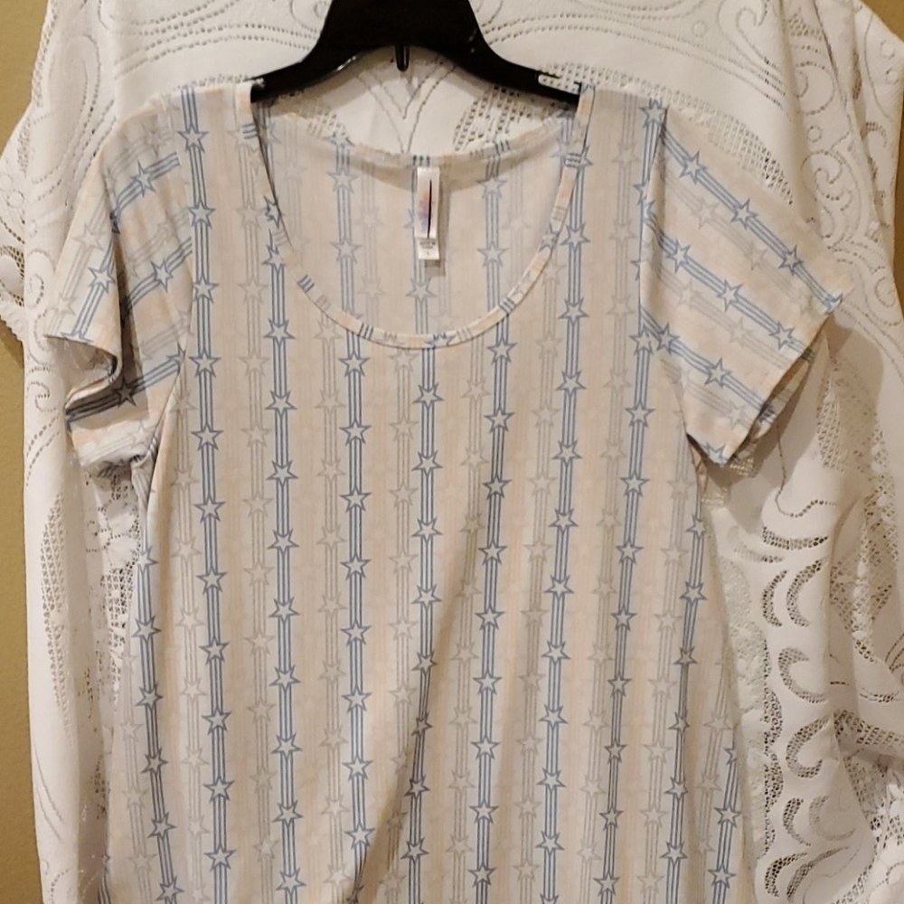 Lularoe classic tee